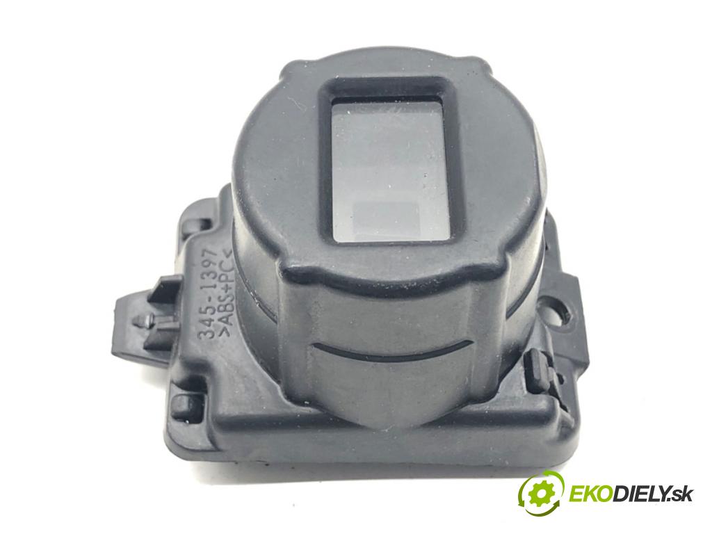 BMW F25 SUV 2013 190 kW xDrive 30 d 2993 KAMERA okna prednej 