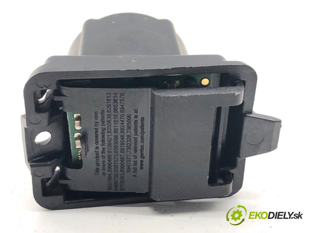 BMW F25 SUV 2013 190 kW xDrive 30 d 2993 KAMERA okna prednej