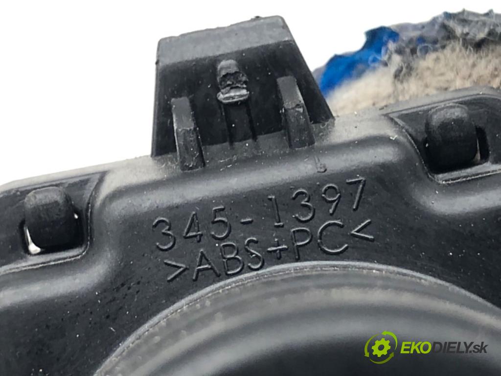 BMW F25 SUV 2013 190 kW xDrive 30 d 2993 KAMERA okna prednej