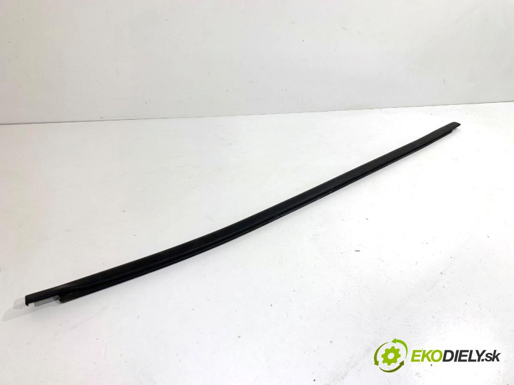 BMW F25 SUV 2013 190 kW xDrive 30 d 2993 lišta Sbírání: zadní část pravý