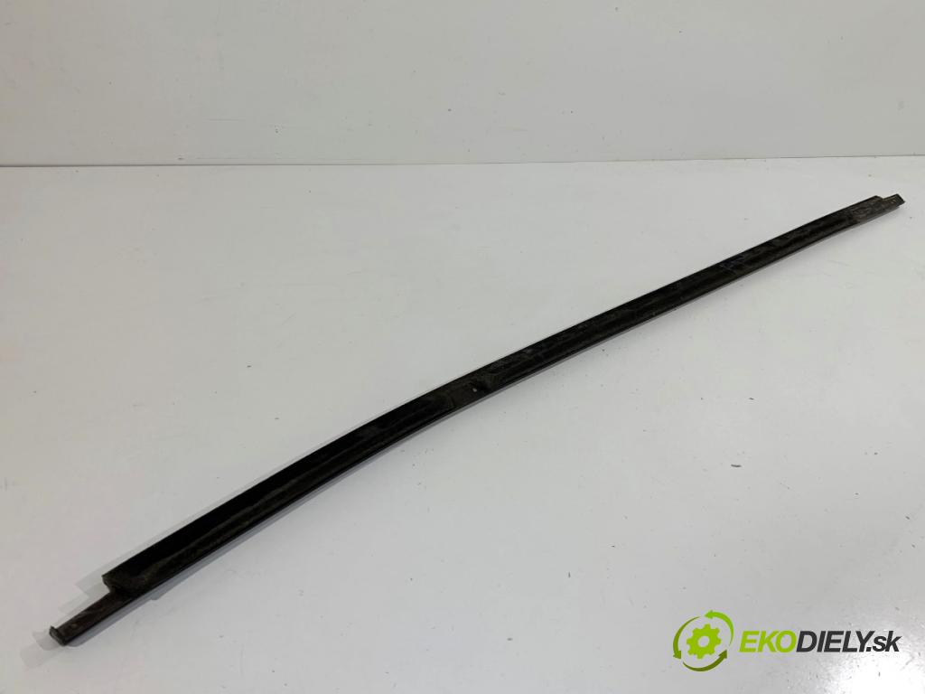 BMW F25 SUV 2013 190 kW xDrive 30 d 2993 lišta Sbírání: zadní část pravý