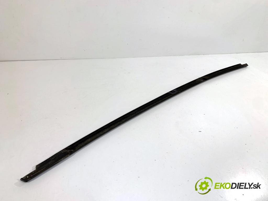 BMW F25 SUV 2013 190 kW xDrive 30 d 2993 lišta Sbírání: zadní část levý