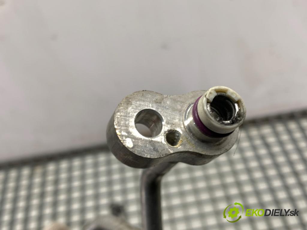 BMW F25 SUV 2013 190 kW xDrive 30 d 2993 rúrka klimatizácie 9228234 (Rúrka klimatizácie)