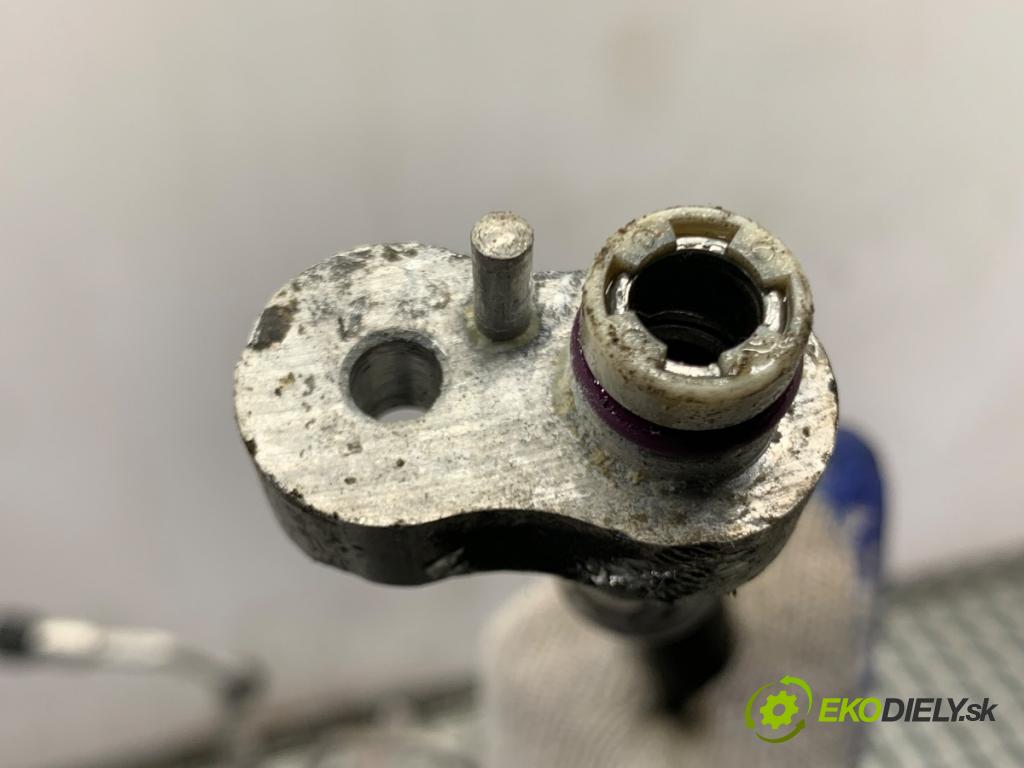 BMW F25 SUV 2013 190 kW xDrive 30 d 2993 rúrka klimatizácie 9228234 (Rúrka klimatizácie)