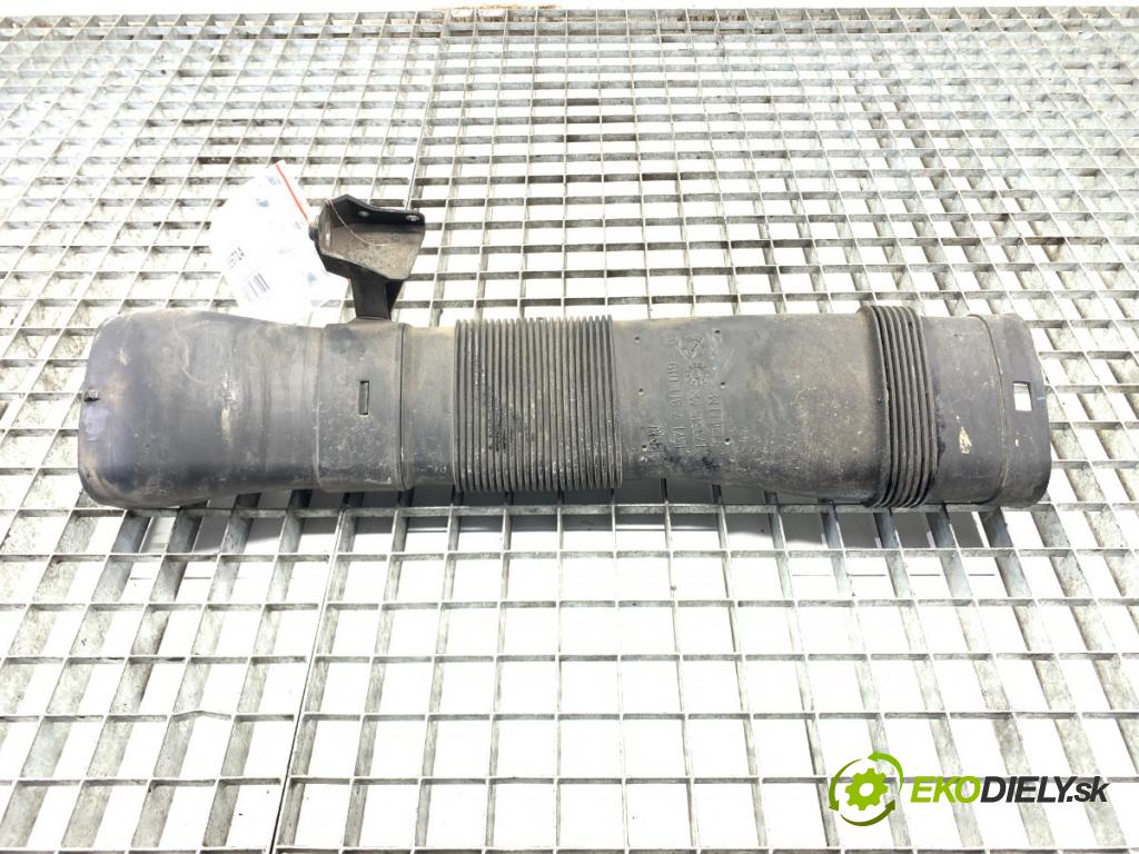 BMW F25 SUV 2013 190 kW xDrive 30 d 2993 Rúra vzduchu 8514930