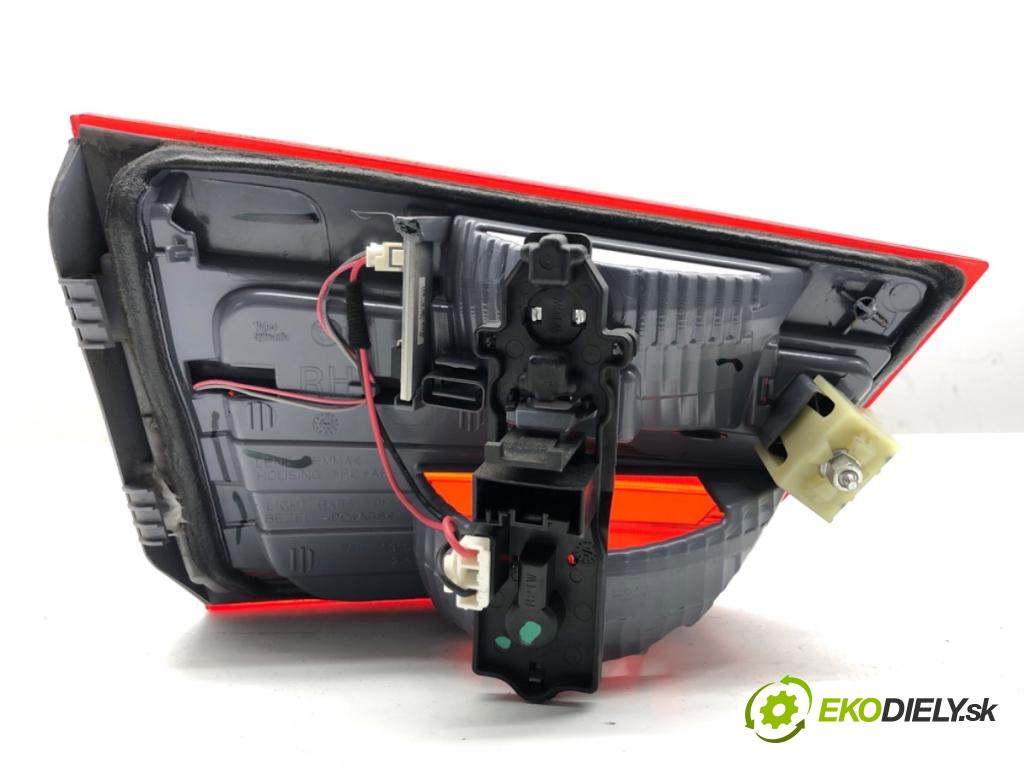 BMW F25 SUV 2013 190 kW xDrive 30 d 2993 Svetlo zad pravá vnútorná 7217314 (Kľučka dverí ostatné)