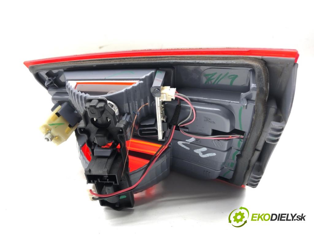 BMW F25 SUV 2013 190 kW xDrive 30 d 2993 světlo zadní část levá strana vnitřní 7217313 (Klika dveří ostatní)