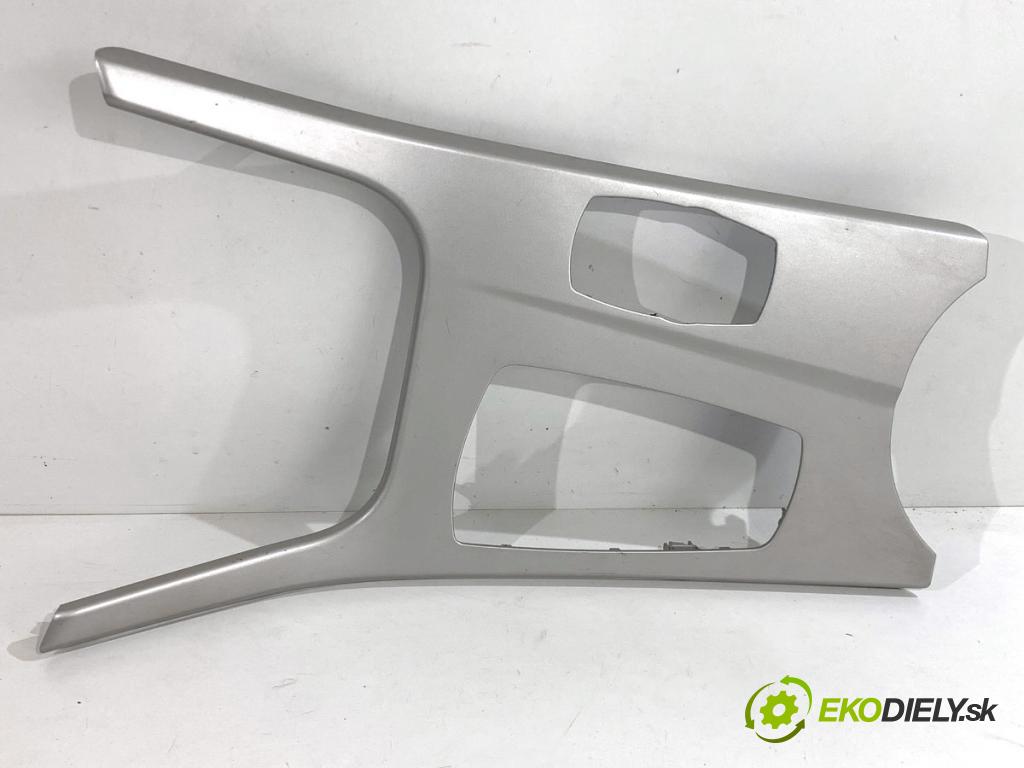 BMW F25 SUV 2013 190 kW xDrive 30 d 2993 kryt TUNEL: středového 9184481