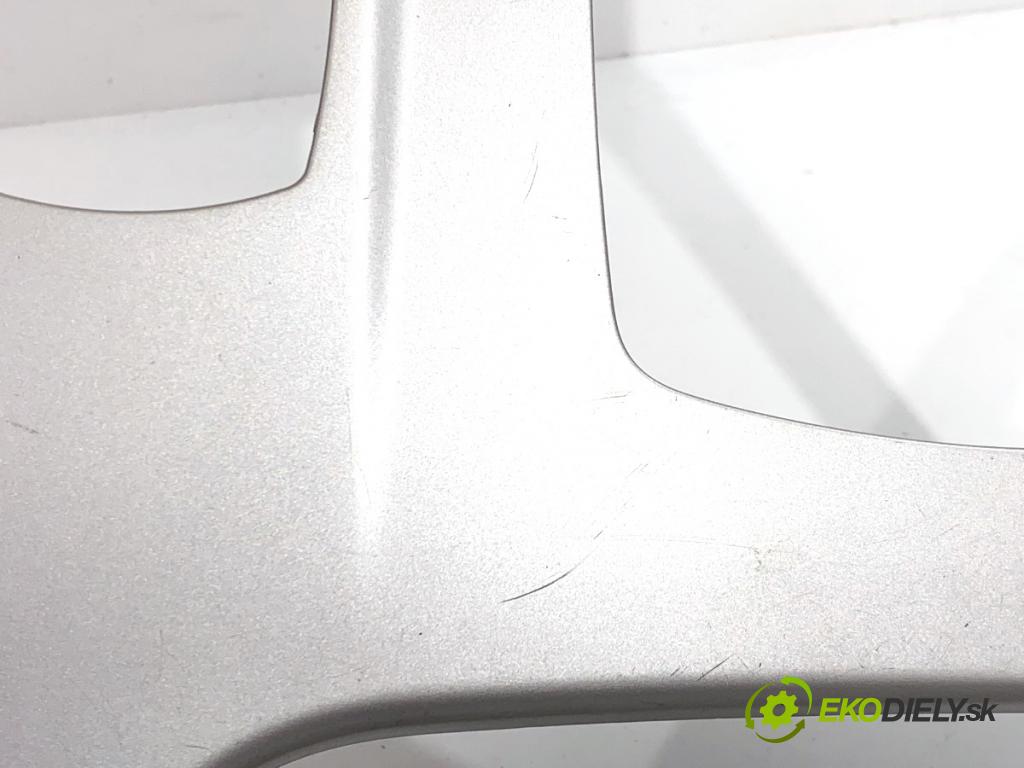 BMW F25 SUV 2013 190 kW xDrive 30 d 2993 kryt TUNEL: středového 9184481