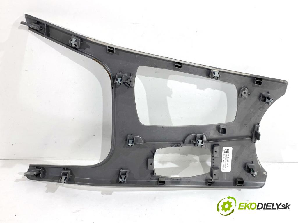 BMW F25 SUV 2013 190 kW xDrive 30 d 2993 kryt TUNEL: středového 9184481