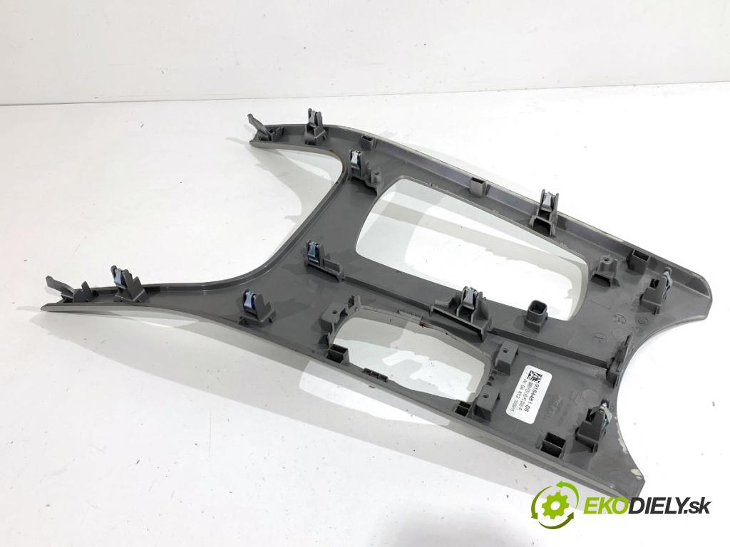 BMW F25 SUV 2013 190 kW xDrive 30 d 2993 kryt TUNEL: středového 9184481