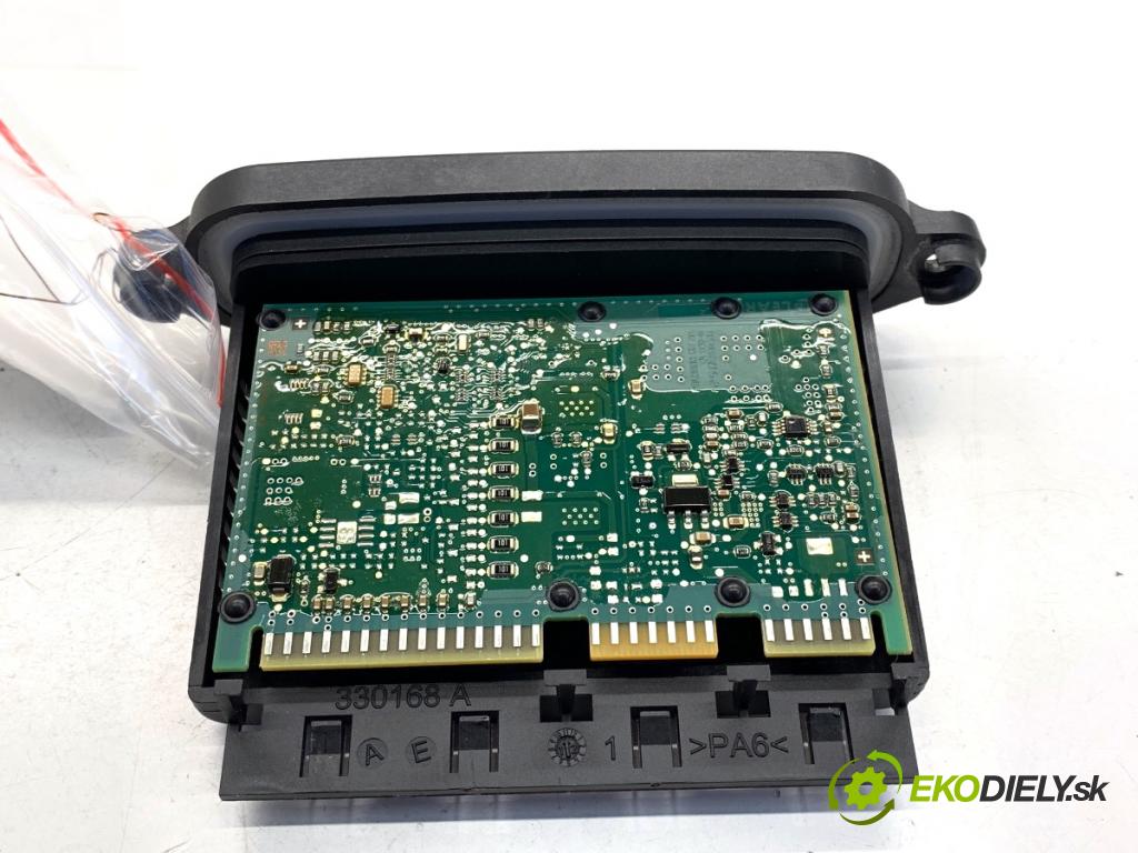 BMW F25 SUV 2013 190 kW xDrive 30 d 2993 modul XENON modul