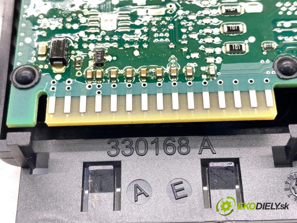 BMW F25 SUV 2013 190 kW xDrive 30 d 2993 modul XENON modul