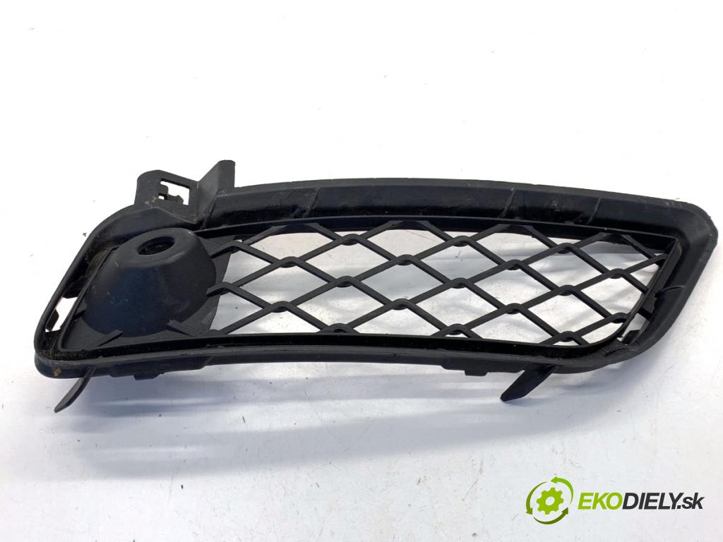 BMW F25 SUV 2013 190 kW xDrive 30 d 2993 Mriežky nárazníka pravy predný 7210468