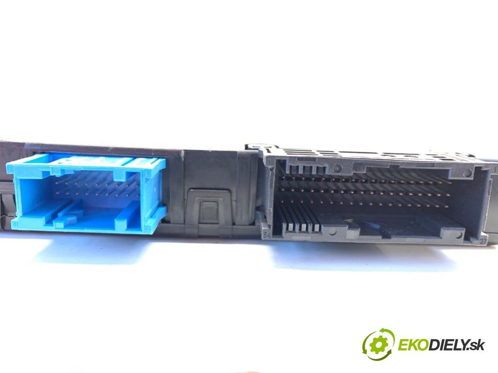 BMW F25 SUV 2013 190 kW xDrive 30 d 2993 Modul GATEWAY 9299594