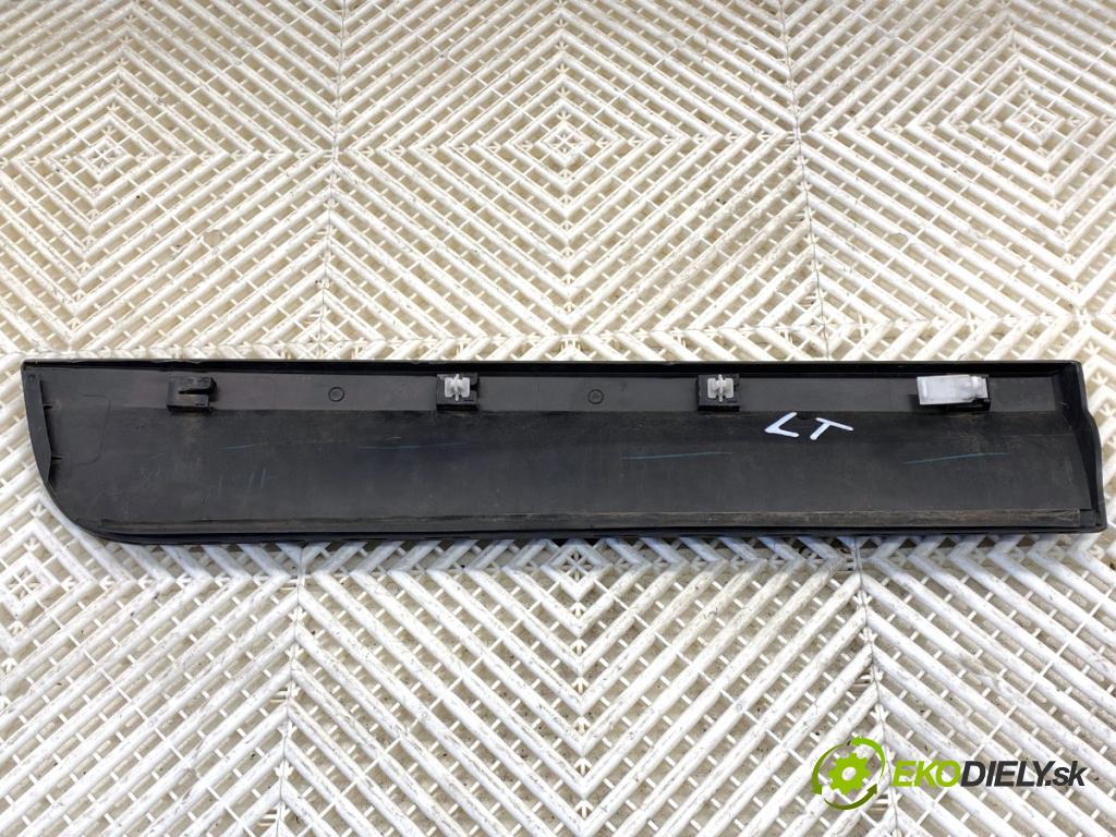 BMW F25 SUV 2013 190 kW xDrive 30 d 2993 lišta dveře levý zadní část