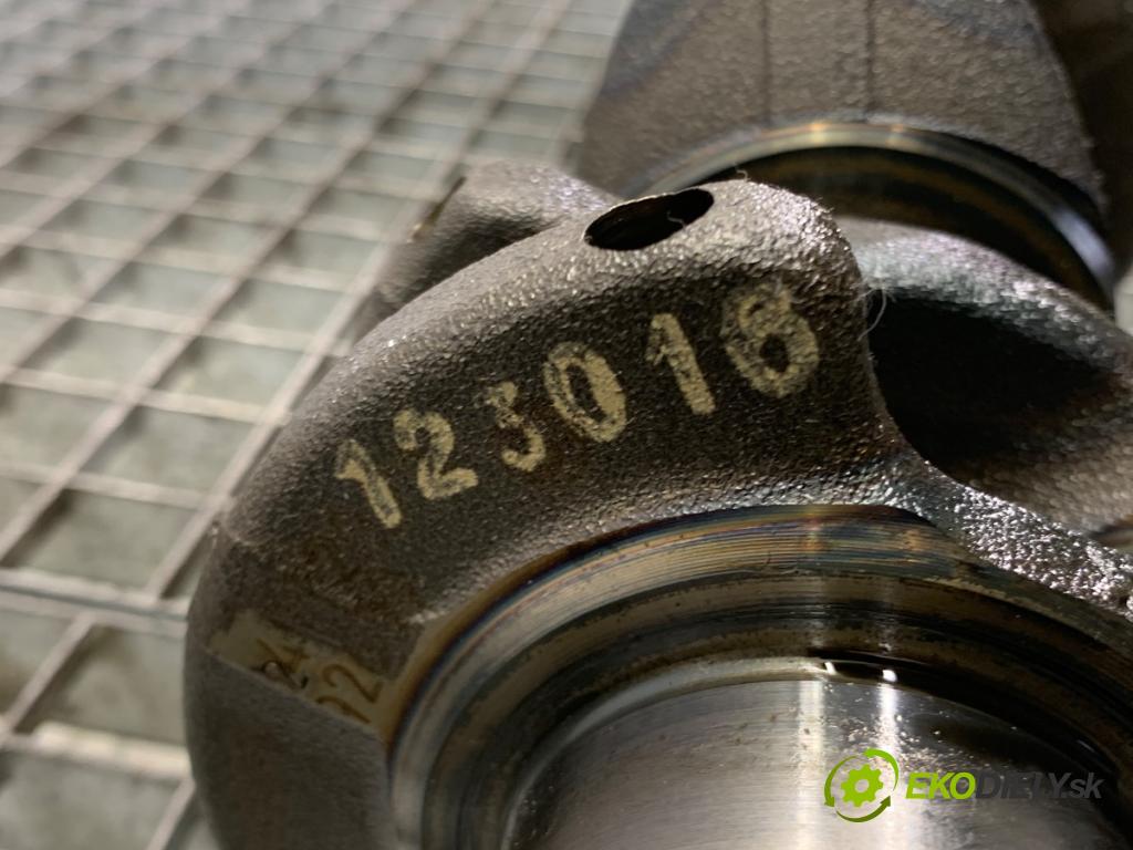 BMW E60 sedan 2007 173 kW 530 d 2993 Kardaň, hriadeľ KLIKA: 7792608 (Blok motora ostatné)