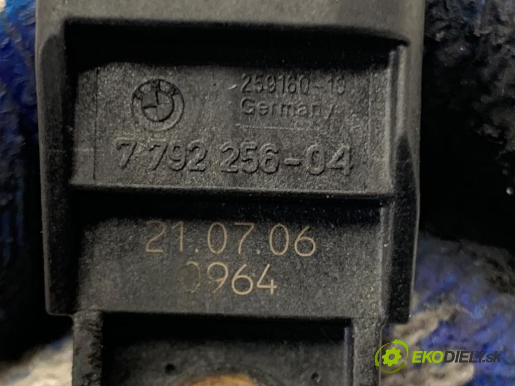 BMW E60 sedan 2007 173 kW 530 d 2993 Snímač pozície vačkového hriadeľa 7792256 (Snímač polohy kľukového hriadeľa)
