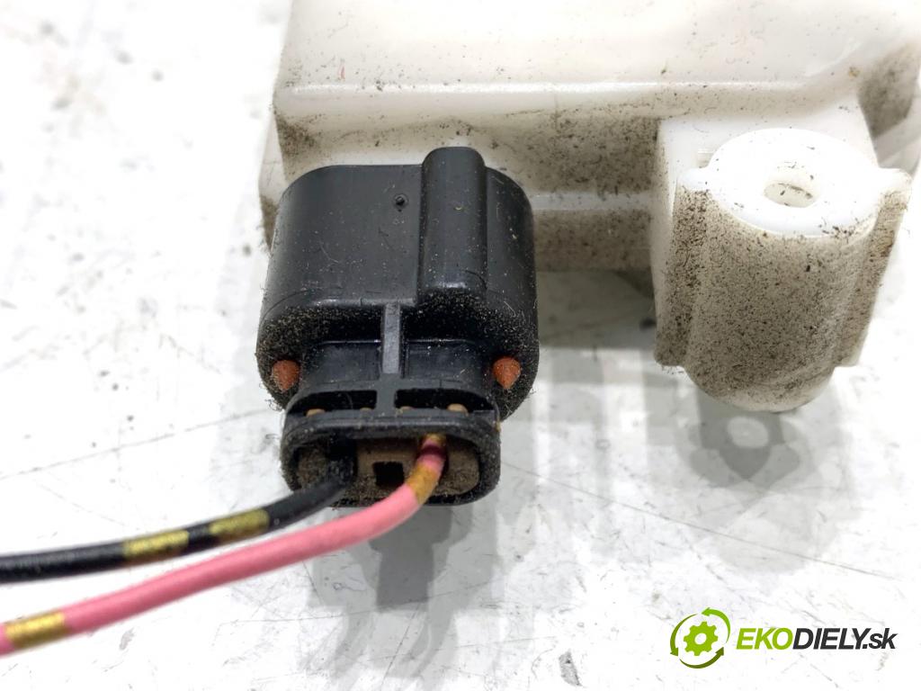 MITSUBISHI GRANDIS nadwozie wielkoprzestrzenne (MPV) 2005 100 kW 2.0 DI-D (NA8W) 1968 zámok dverí zad