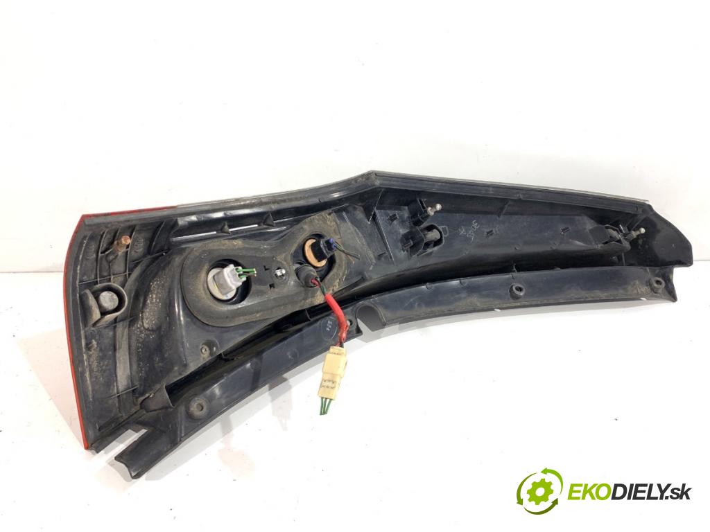 MITSUBISHI GRANDIS nadwozie wielkoprzestrzenne (MPV) 2005 100 kW 2.0 DI-D (NA8W) 1968 Svetlo pravy zad