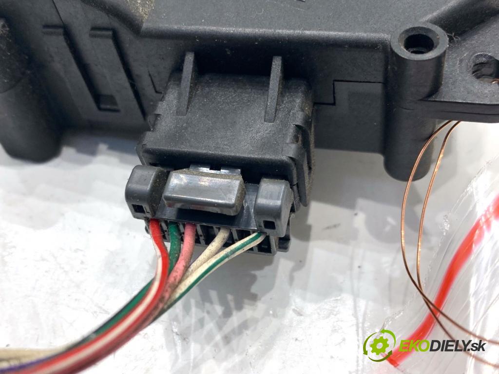 MITSUBISHI GRANDIS nadwozie wielkoprzestrzenne (MPV) 2005 100 kW 2.0 DI-D (NA8W) 1968 Motor kúrenia 113800-2320