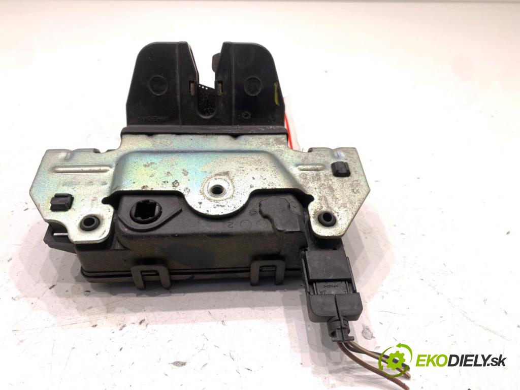 OPEL ASTRA H liftback 2006 66 kW 1.3 CDTI (L08) 1248 zámok dverí zad 13117285