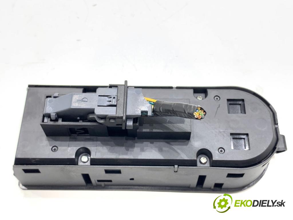 OPEL ASTRA H liftback 2006 66 kW 1.3 CDTI (L08) 1248 Prepínač okien  (Prepínacie páčky pod volantom)
