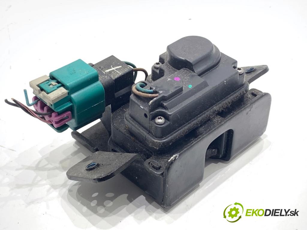 OPEL ANTARA A SUV 2014 135 kW 2.2 CDTi 4x4 2231 zámok dverí zad