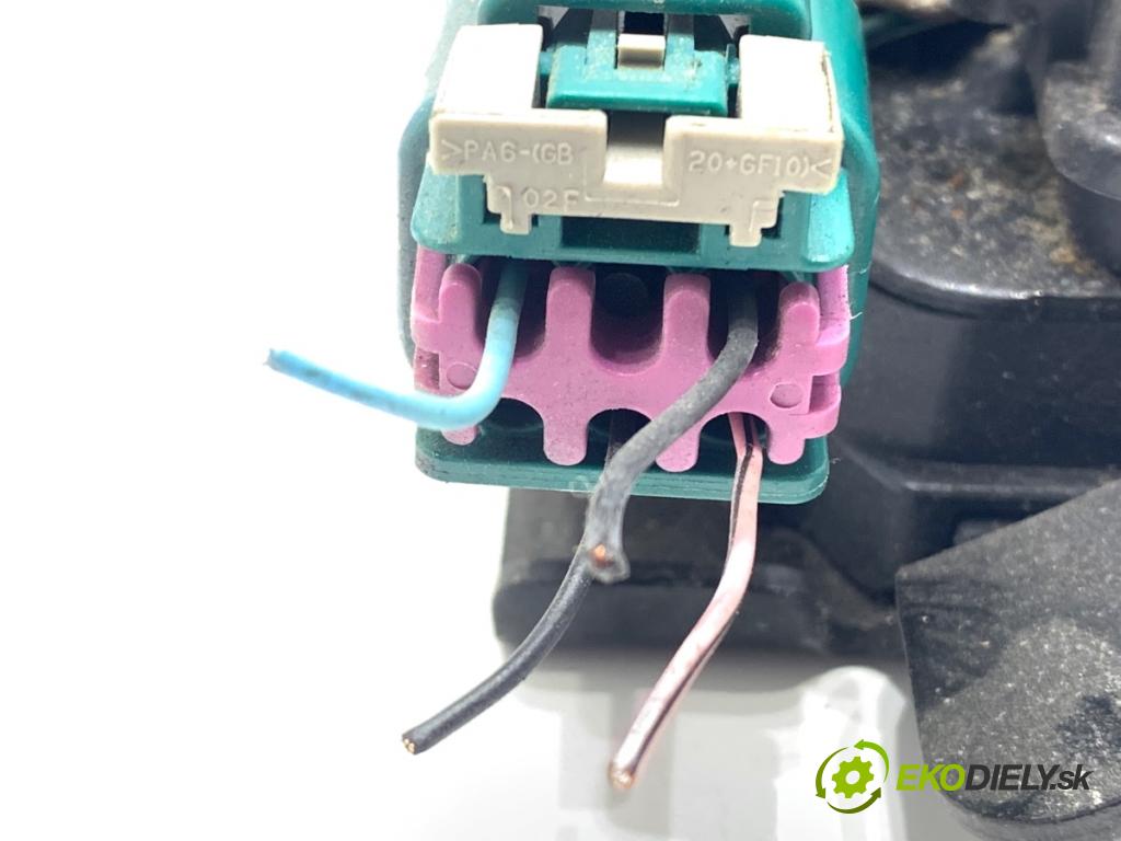 OPEL ANTARA A SUV 2014 135 kW 2.2 CDTi 4x4 2231 zámok dverí zad