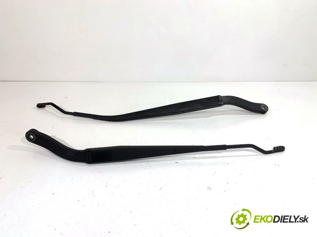 OPEL ANTARA A SUV 2014 135 kW 2.2 CDTi 4x4 2231 Rameno stierače predný 