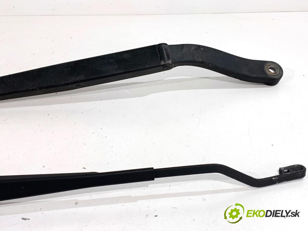 OPEL ANTARA A SUV 2014 135 kW 2.2 CDTi 4x4 2231 Rameno stierače predný