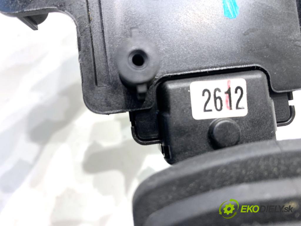 OPEL ANTARA A SUV 2014 135 kW 2.2 CDTi 4x4 2231 Prepínač kombinovaný  (Prepínacie páčky pod volantom)