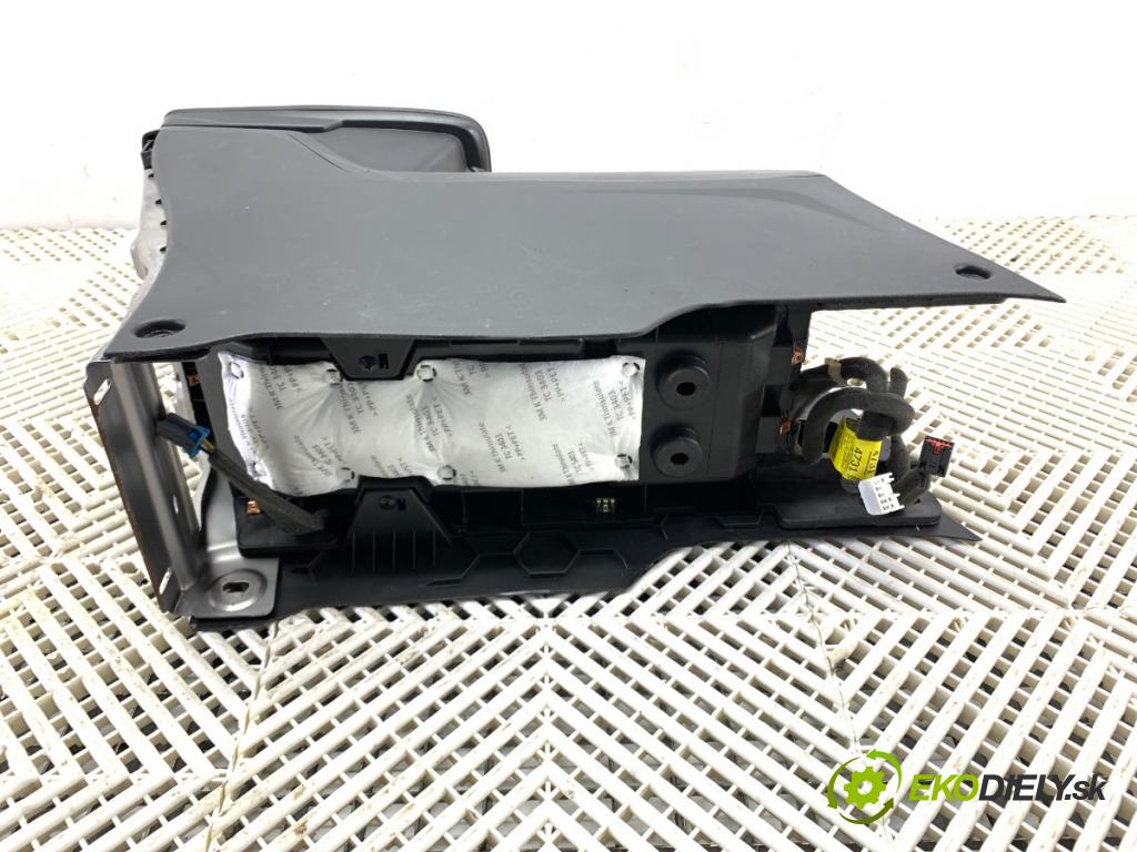 OPEL ANTARA A SUV 2014 135 kW 2.2 CDTi 4x4 2231 Lakťová opierka  (Lakťová opierka)