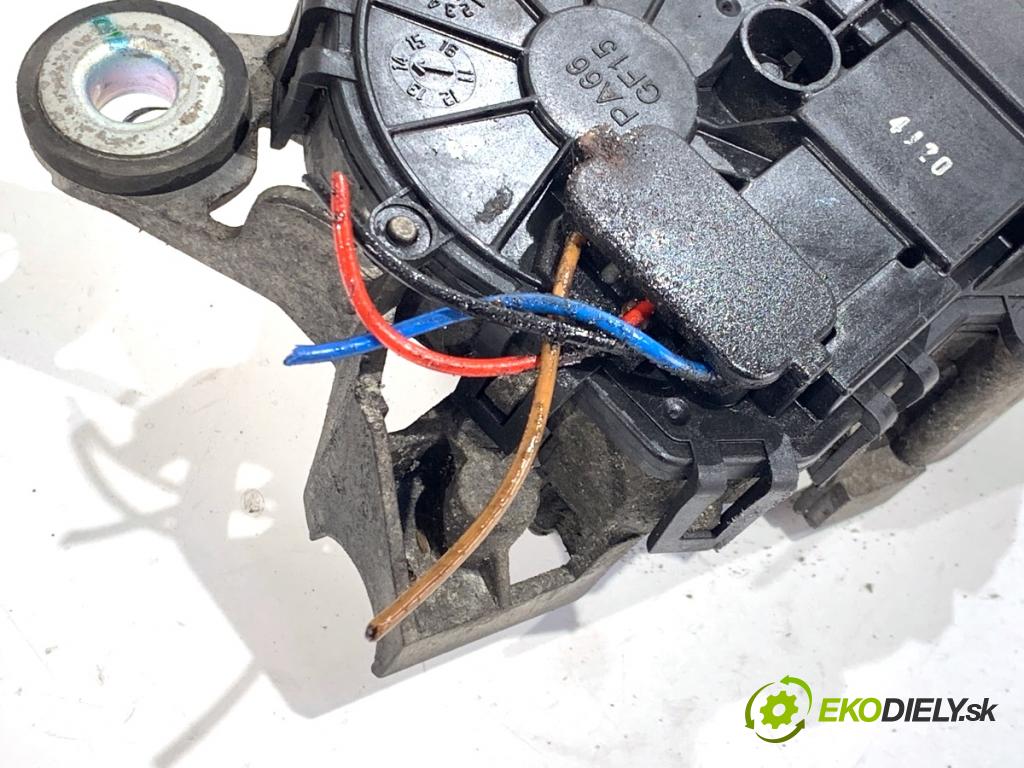 OPEL ANTARA A SUV 2014 135 kW 2.2 CDTi 4x4 2231 motor stěračů přední část 20829043