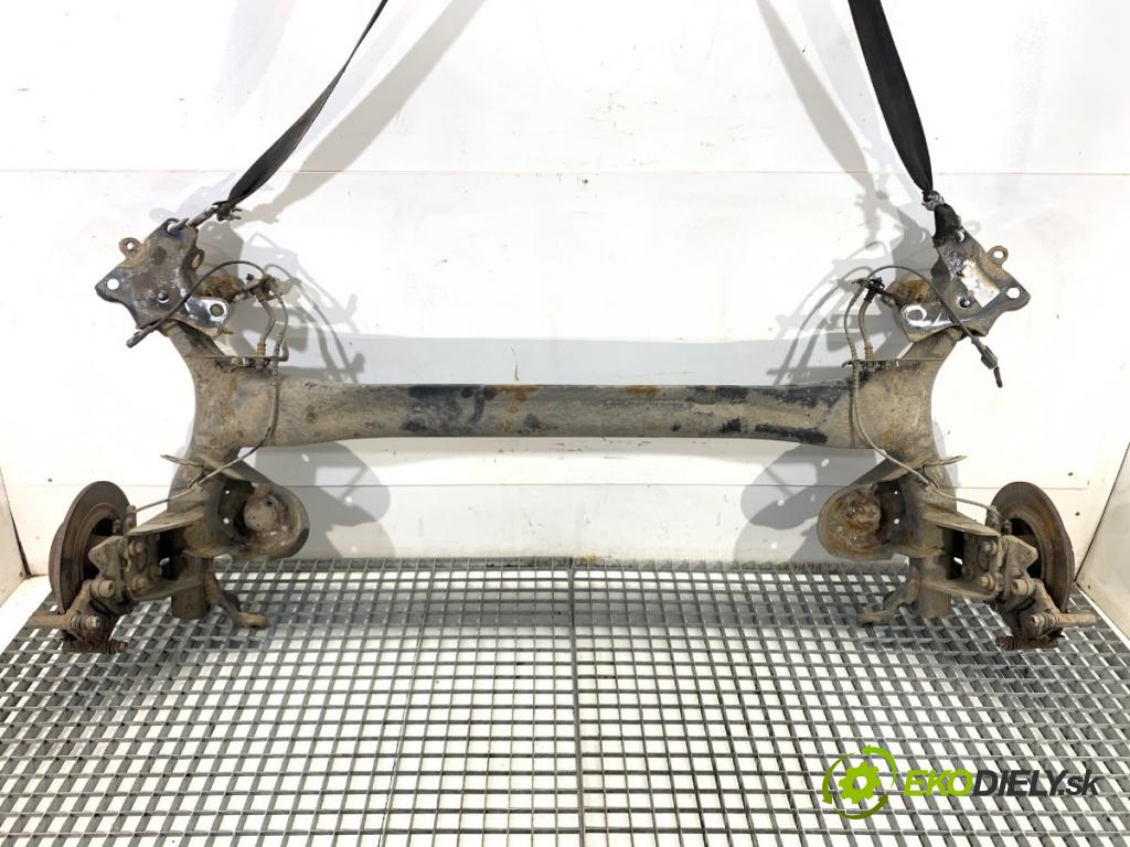 RENAULT MEGANE III liftback 2009 74 kW 1.6 16V (BZ0H) 1598 Výstuha zad 