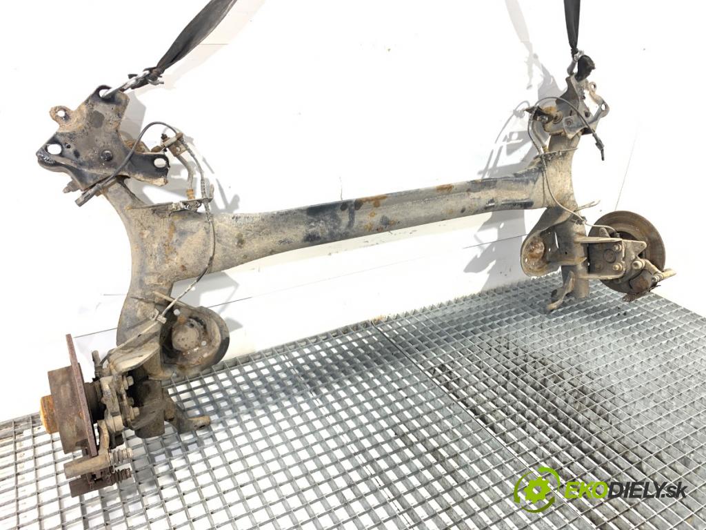 RENAULT MEGANE III liftback 2009 74 kW 1.6 16V (BZ0H) 1598 výztuha zadní část