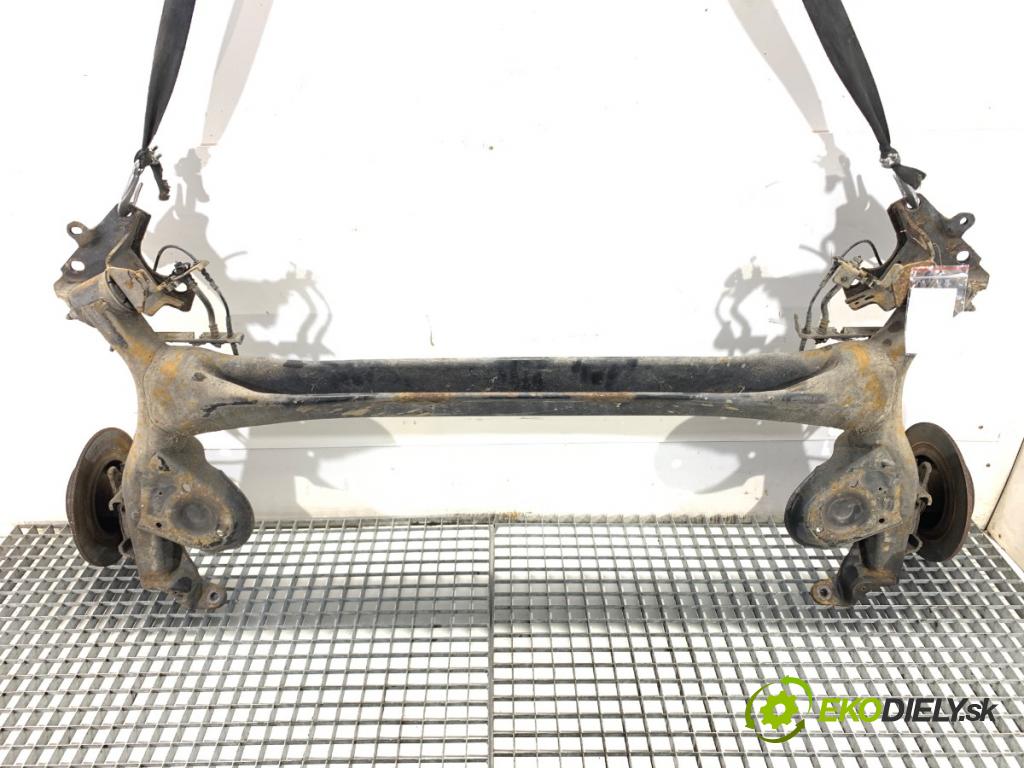 RENAULT MEGANE III liftback 2009 74 kW 1.6 16V (BZ0H) 1598 výztuha zadní část