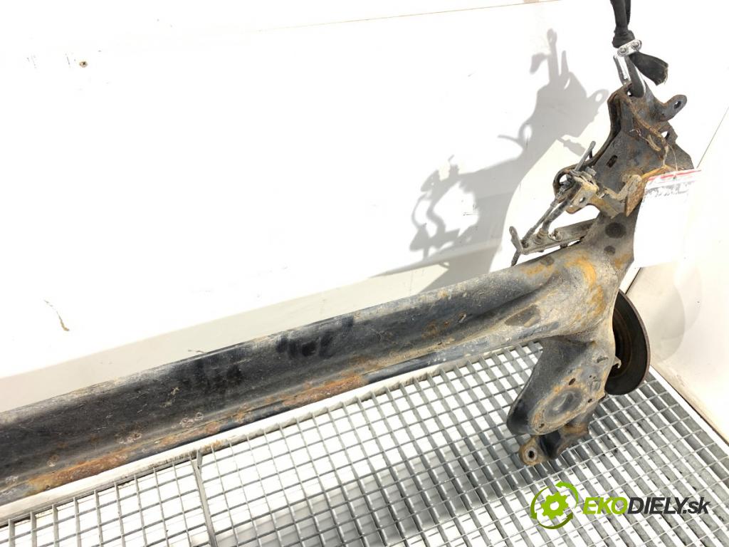 RENAULT MEGANE III liftback 2009 74 kW 1.6 16V (BZ0H) 1598 výztuha zadní část