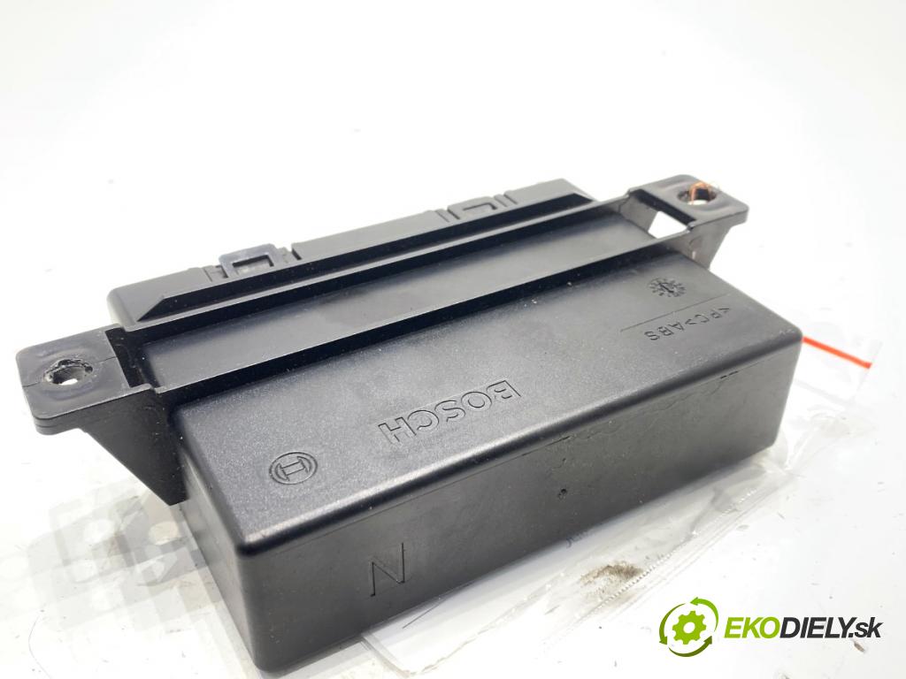 PEUGEOT 407 sedan 2005 100 kW 2.0 HDi 135 (6DRHRH, 6DRHRE, 6DRHRG, 6DRHRJ) 1997 modul PDC 96 561 742 80 (Řídící jednotka ostatní)