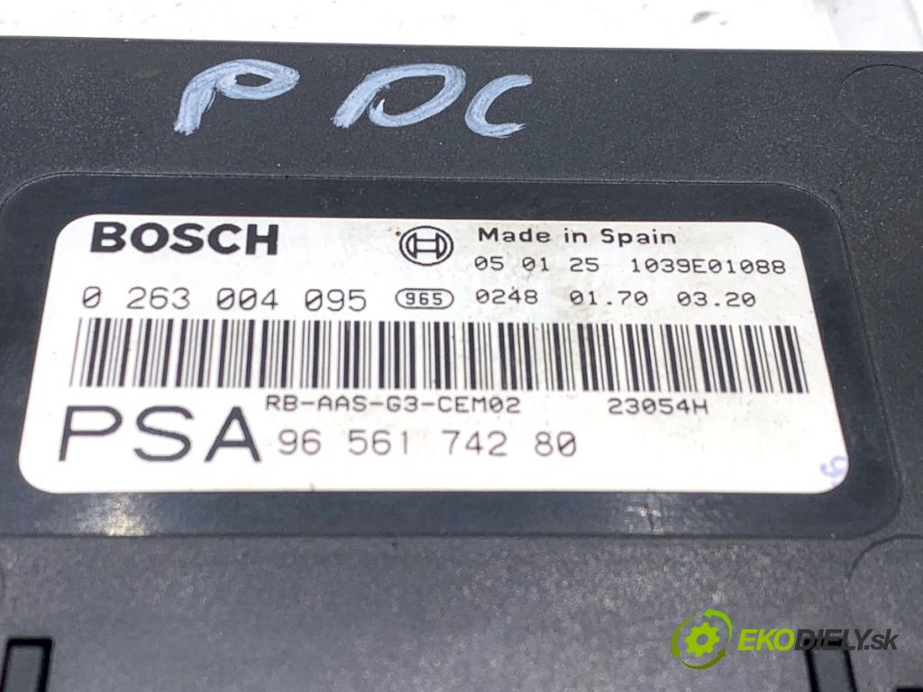 PEUGEOT 407 sedan 2005 100 kW 2.0 HDi 135 (6DRHRH, 6DRHRE, 6DRHRG, 6DRHRJ) 1997 Modul PDC 96 561 742 80 (Riadiaca jednotka ostatné)