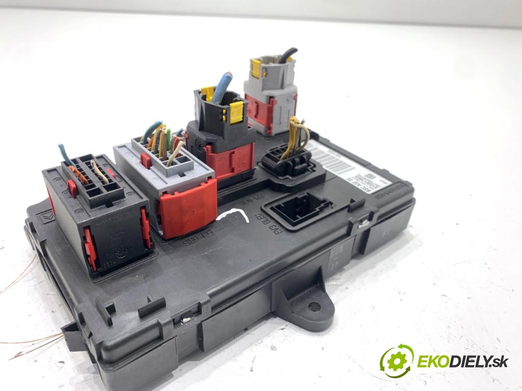 PEUGEOT 407 sedan 2005 100 kW 2.0 HDi 135 (6DRHRH, 6DRHRE, 6DRHRG, 6DRHRJ) 1997 modul BSI  (Pojistková skříňka)