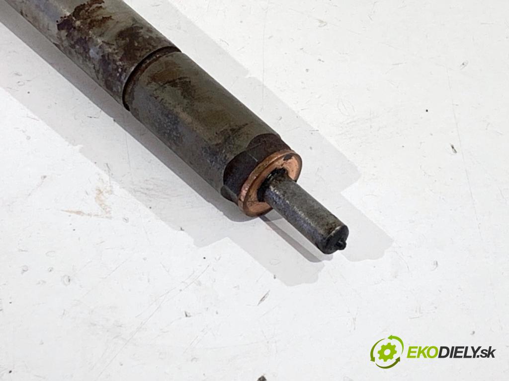 PEUGEOT 407 sedan 2005 100 kW 2.0 HDi 135 (6DRHRH, 6DRHRE, 6DRHRG, 6DRHRJ) 1997 vstrekovač 9657144580 (Vstrekovač paliva)