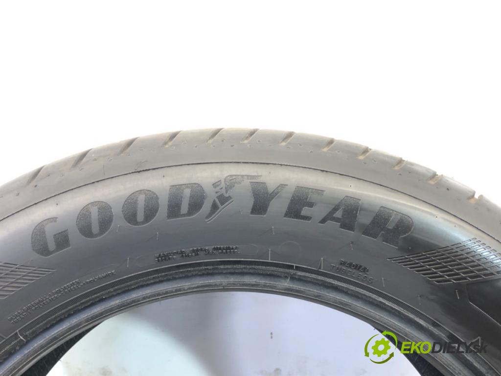 --- ---      PNEUMATIKY: 2X 235/55 18" GOODYEAR