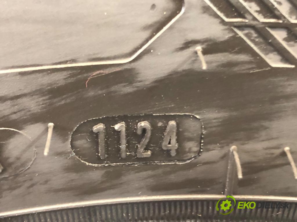 --- ---      PNEUMATIKY: 2X 235/55 18" GOODYEAR