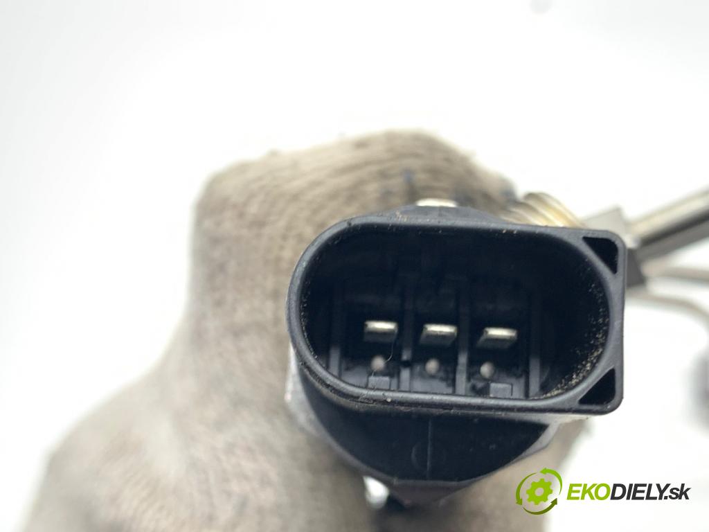 BMW F25 SUV 2016 180 kW xDrive 28 i 1997 Lišta vstrekovacia 7585411 (Vstrekovacia lišta)