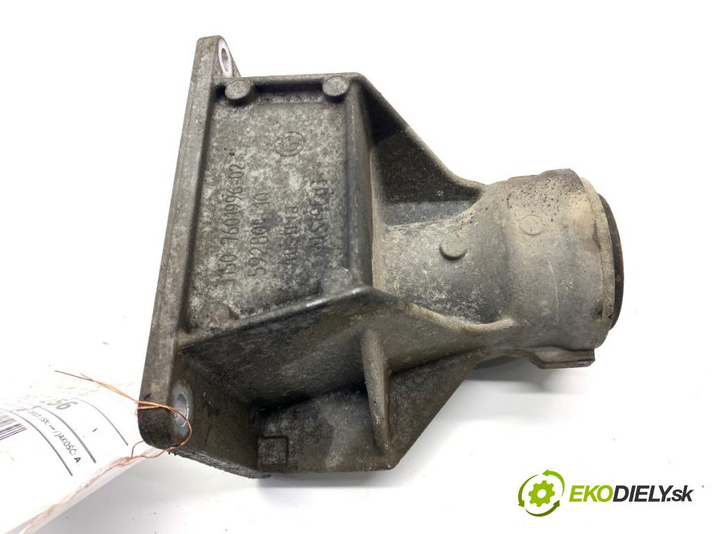 BMW F25 SUV 2016 180 kW xDrive 28 i 1997 podpěra poloos 7601996