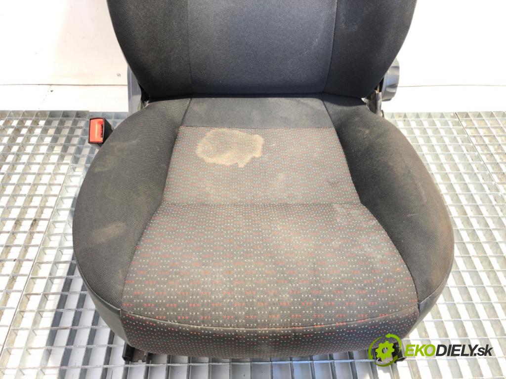 PEUGEOT BOXER II Skrzynia 2022 103 kW 2.2 BlueHDi 140 2179 Sedadlo ľavy predný