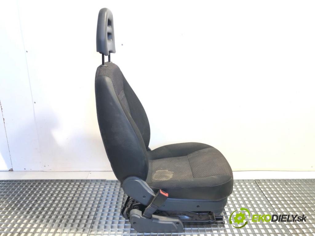 PEUGEOT BOXER II Skrzynia 2022 103 kW 2.2 BlueHDi 140 2179 Sedadlo ľavy predný