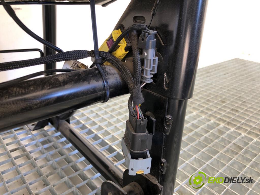 PEUGEOT BOXER II Skrzynia 2022 103 kW 2.2 BlueHDi 140 2179 Sedadlo pravy predný