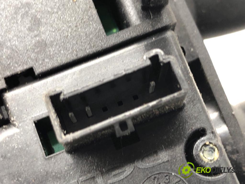 PEUGEOT BOXER II Skrzynia 2022 103 kW 2.2 BlueHDi 140 2179 přepínač kombinovaný 07357564830 (Páčky pod volantem)